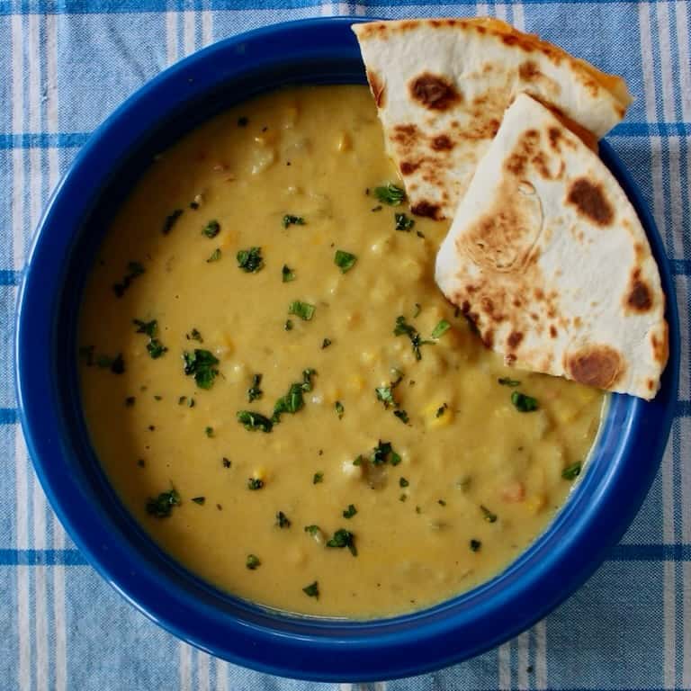 Hello friends! Yes, I am still alive! And I made some soup and wrote about it! Recipe up on ye (not very) olde blog (link in bio). #cornchowder